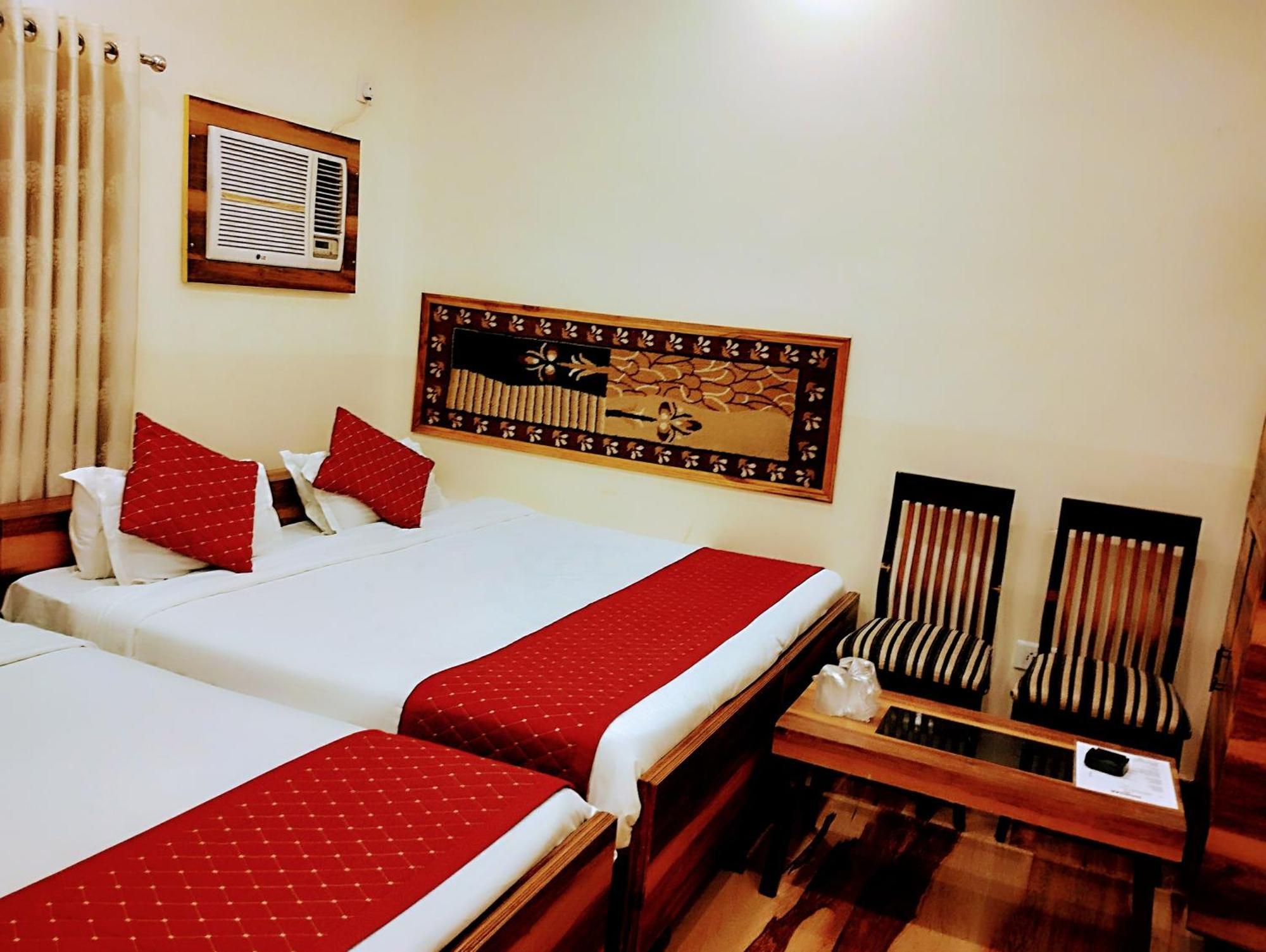 Bhagyashree Guest House 2 Km To Vishwanath Temple, Ganga Ghat Parking Available พาราณสี ภายนอก รูปภาพ